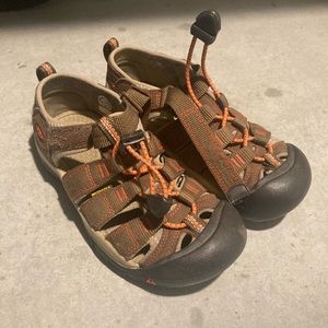 Kids Keen water hiking Sandals Brown size 1